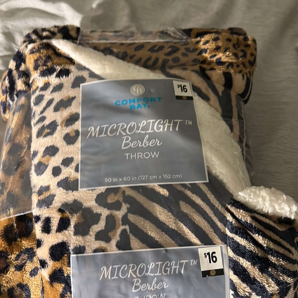 Throw blanket - Picture 1 of 4
